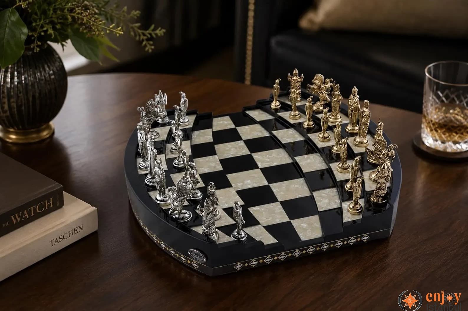 Arena 3D Chess Set / With Metal Figures - Black