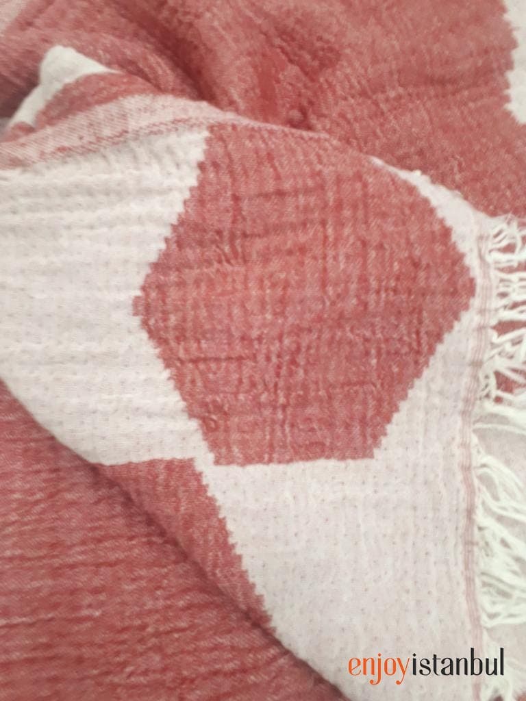 Red and White Bath Towel: Warmth and Elegance