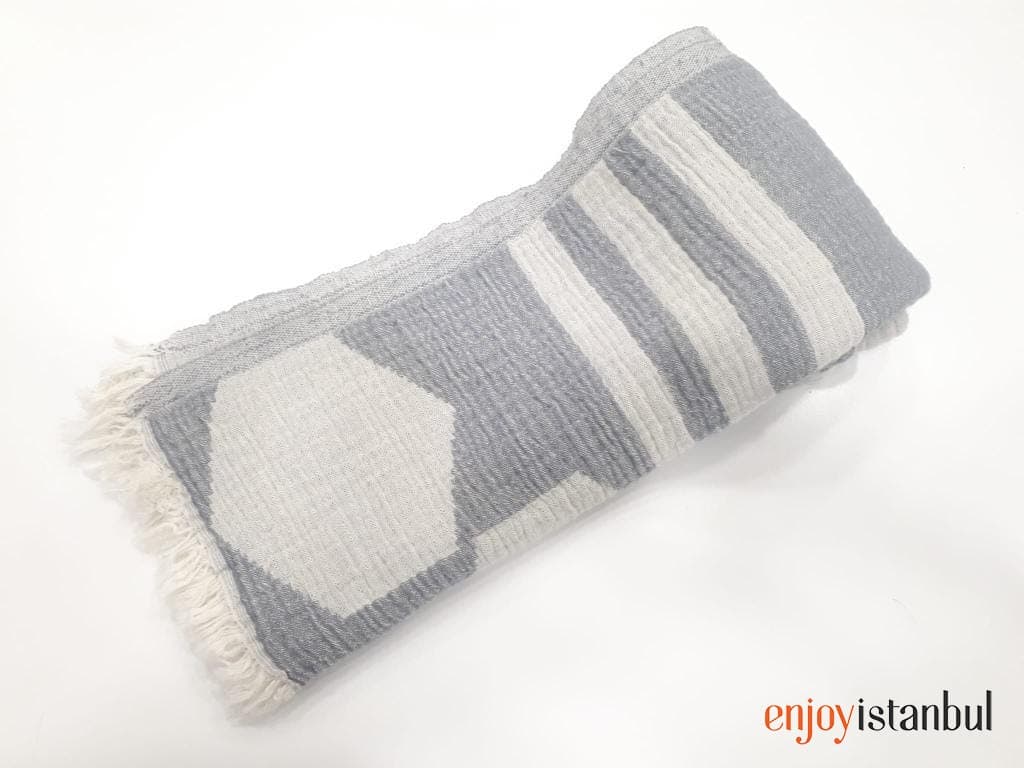 Geometric Design Gray and White Bath Towel: Modern Elegance