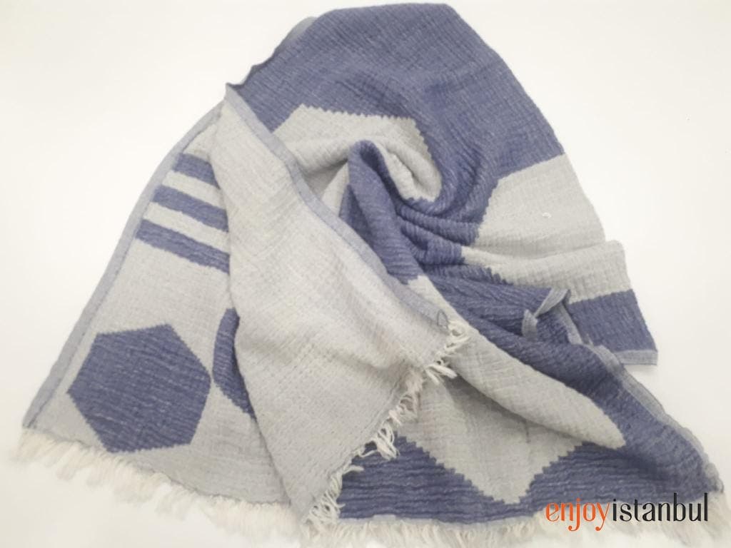 Blue and White Bath Towel: Refreshing Sea Breezes