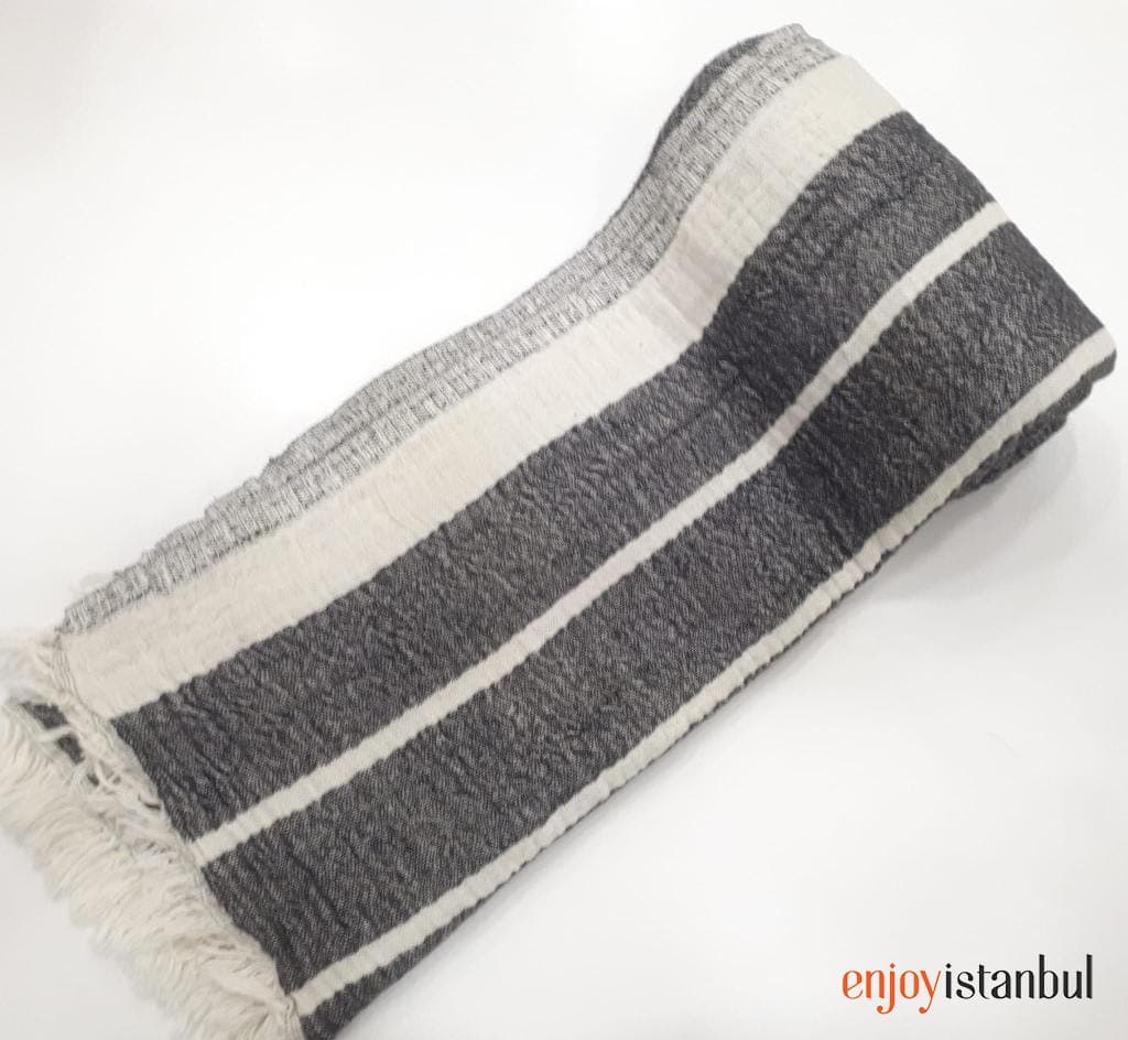 Geometric Design Gray and White Bath Towel: Modern Elegance