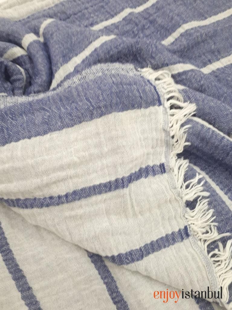Blue and White Bath Towel: Refreshing Sea Breezes