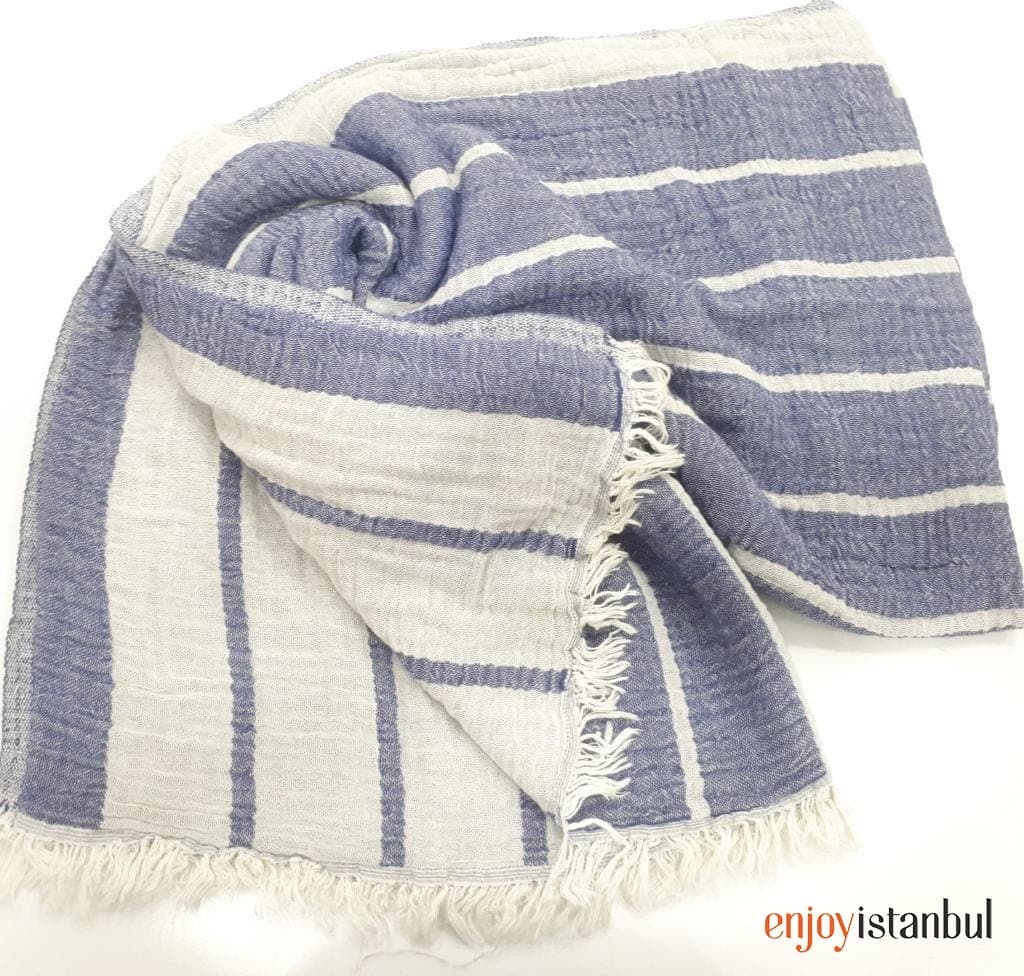 Blue and White Bath Towel: Refreshing Sea Breezes