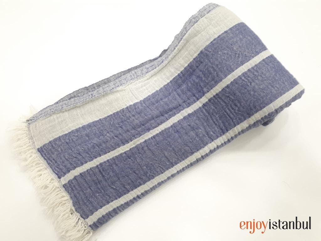 Blue and White Bath Towel: Refreshing Sea Breezes