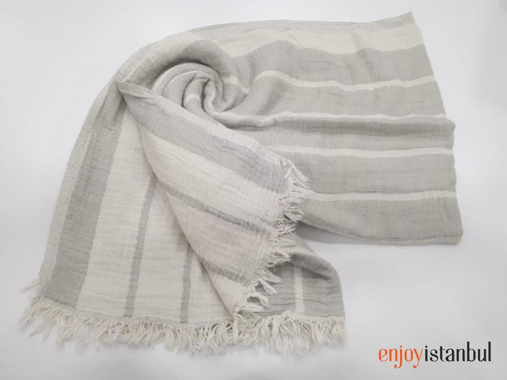 Geometric Design Gray and White Bath Towel: Modern Elegance