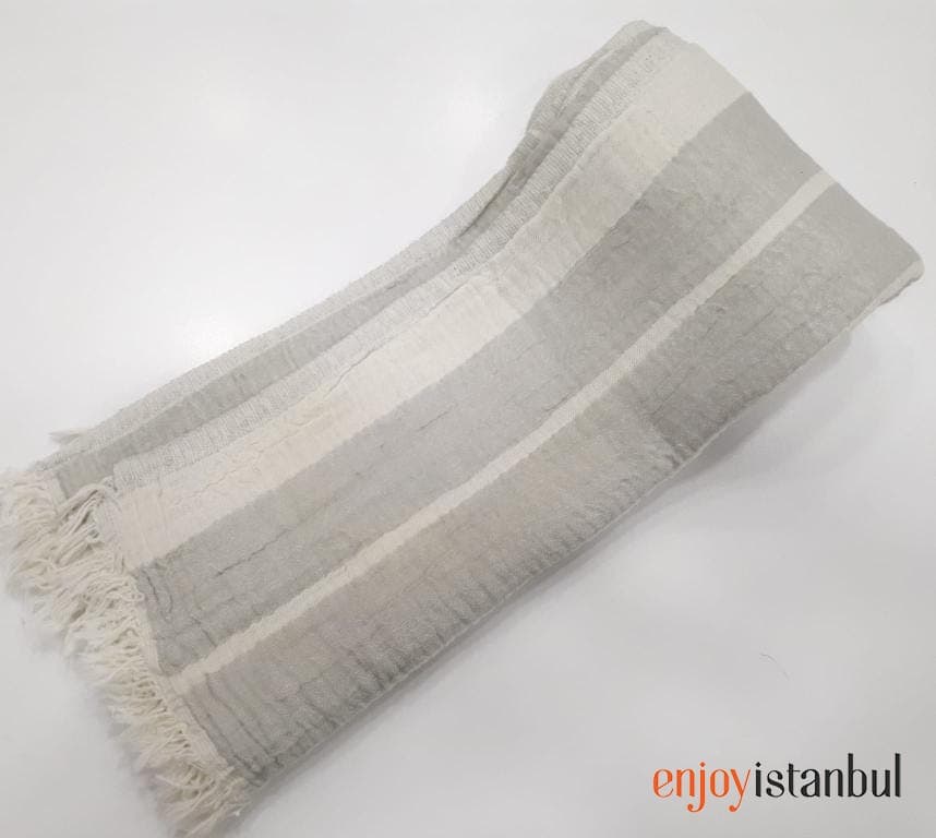 Geometric Design Gray and White Bath Towel: Modern Elegance