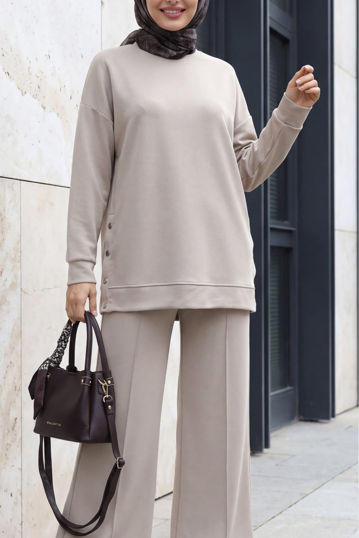 Oysho Wide-Leg Set with Top-Stitched Trousers Featuring Snap-Button Sides