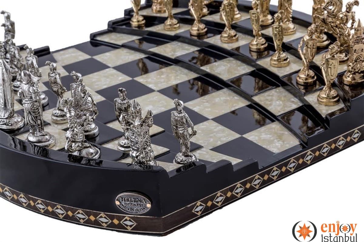 Arena 3D Chess Set / With Metal Figures - Black