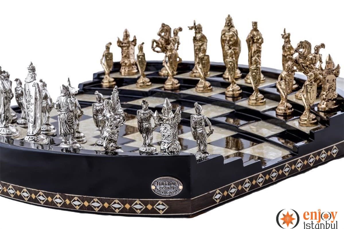 Arena 3D Chess Set / With Metal Figures - Black
