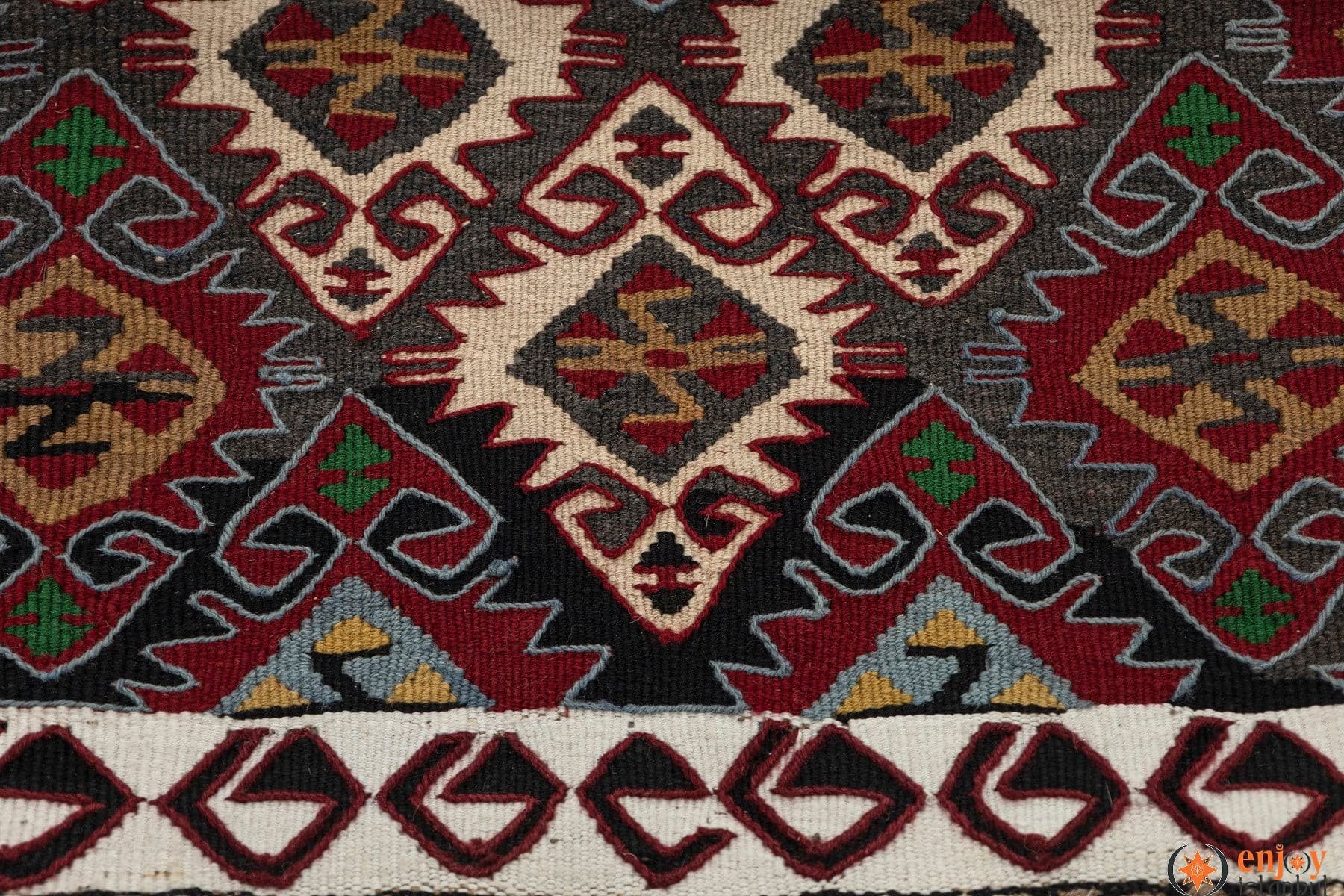 Van Kilim Rug (3.0 x 6.0 ft) - 230112
