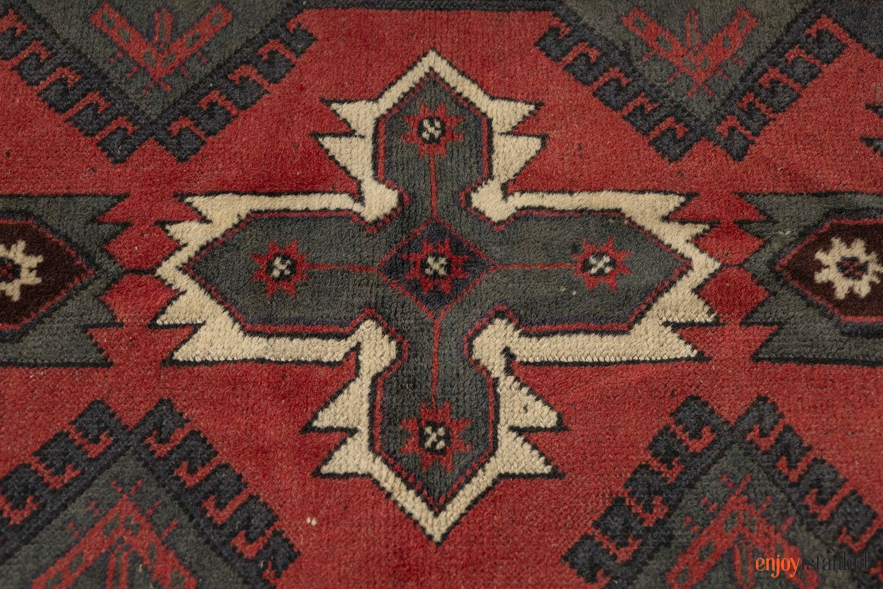 Dosemealtı Carpet Rug (4.0 x 6.3 ft) - 250254