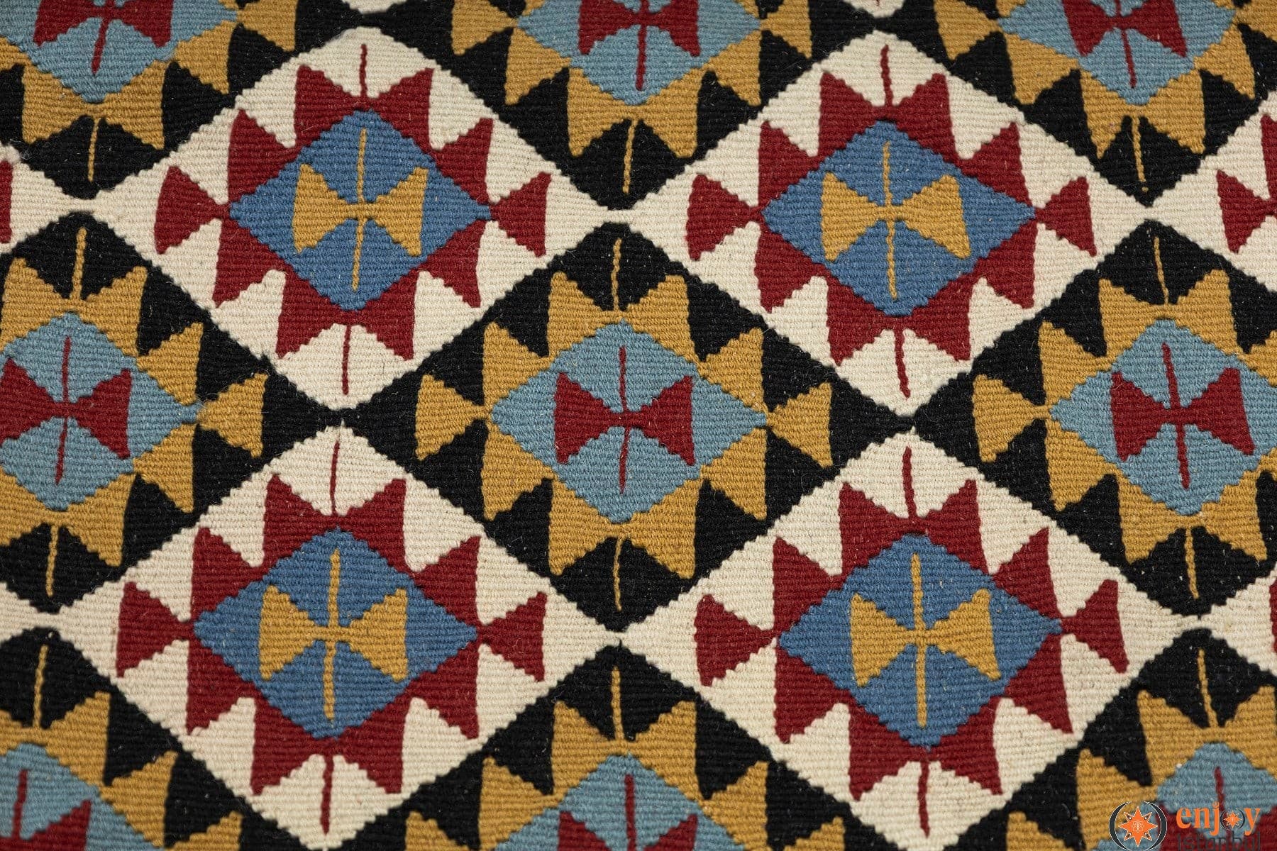 Van Kilim Rug (3.2 x 5.5 ft) - 250783