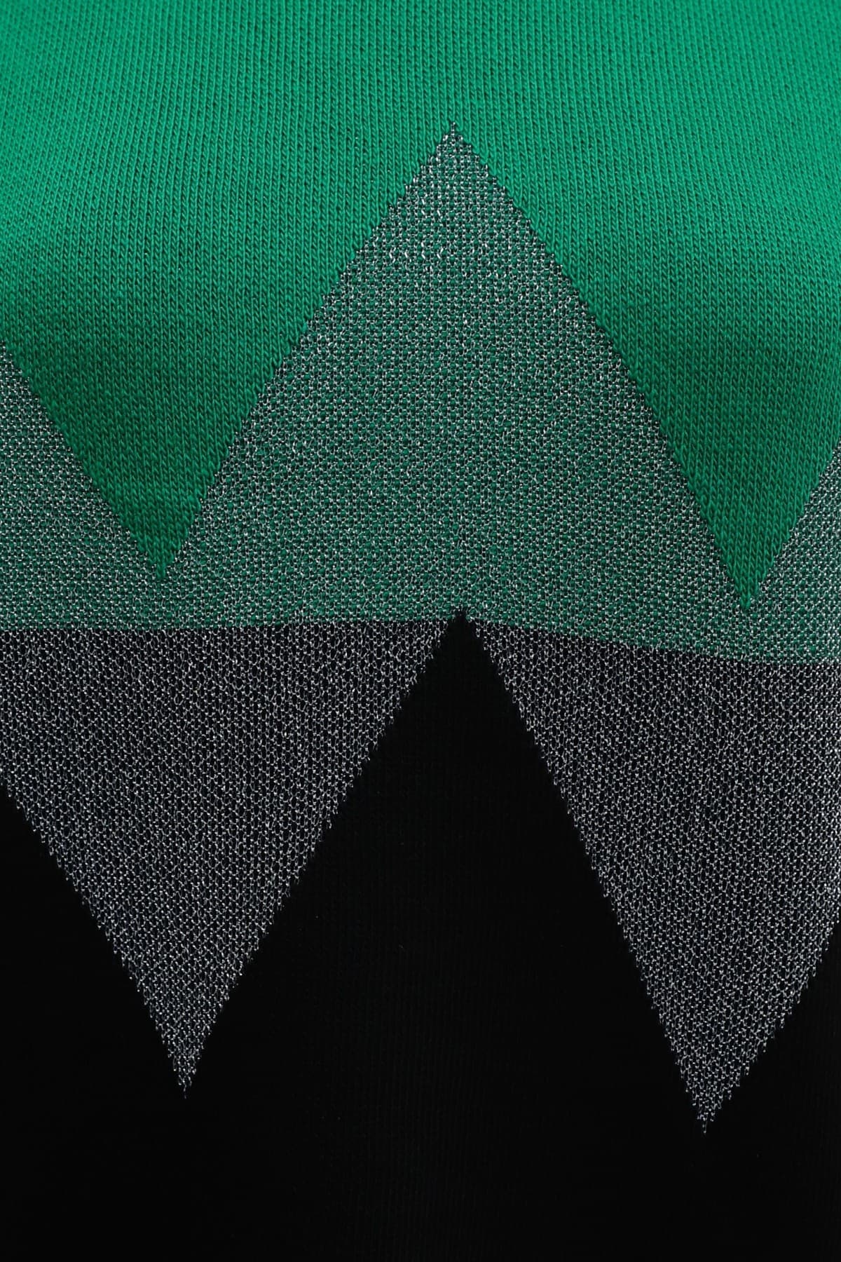 Zigzag-Patterned Glittery Knit Set with Slit Trousers