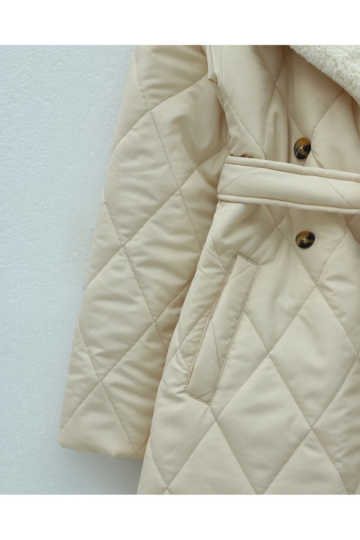 Quilted Coat with Plush Collar and Inside Lining, Waist Belt and Pocket
