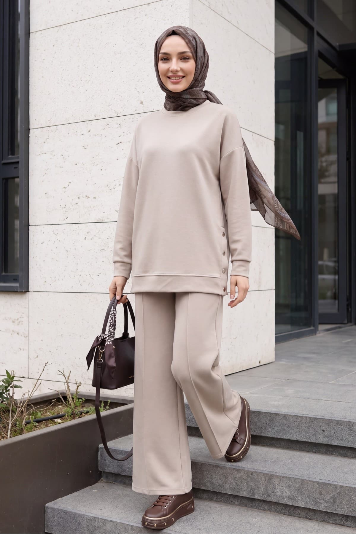 Oysho Wide-Leg Set with Top-Stitched Trousers Featuring Snap-Button Sides