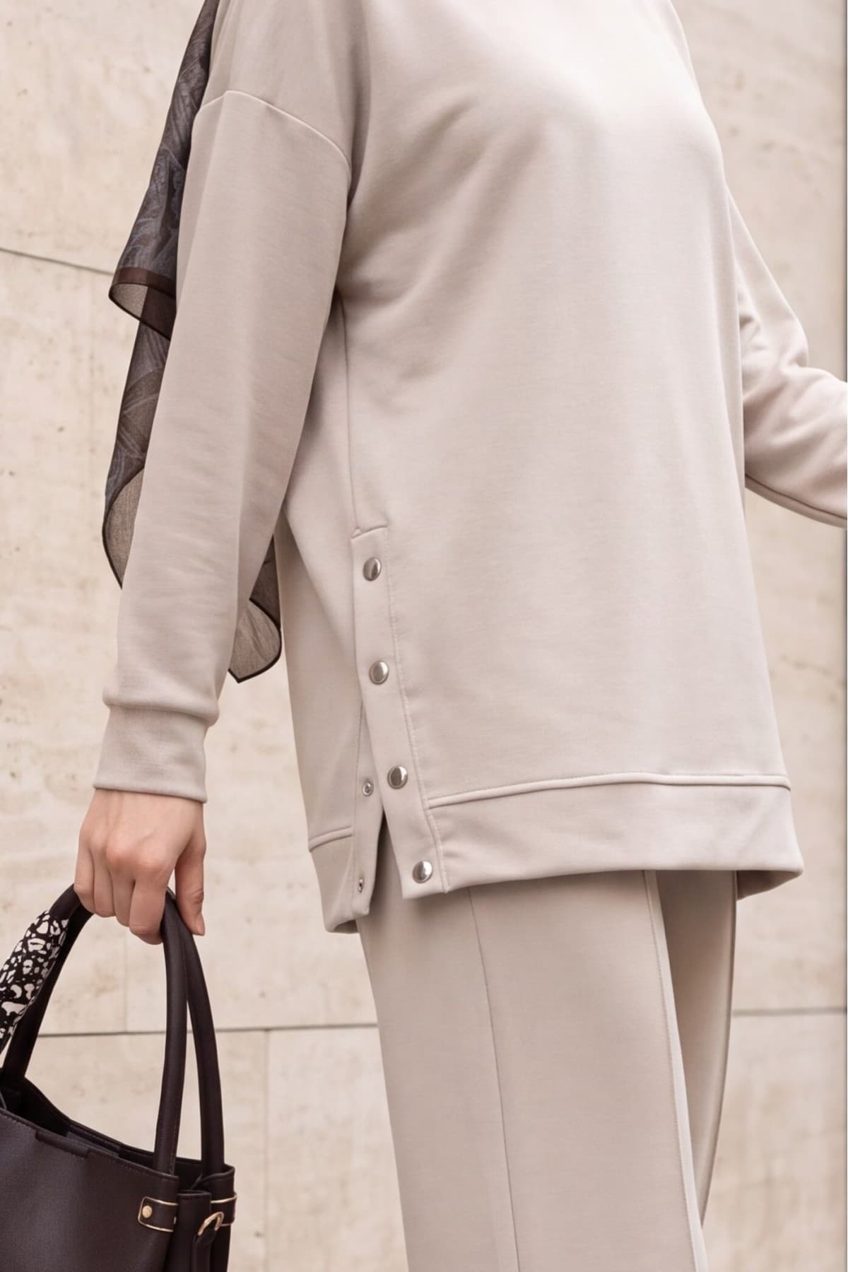 Oysho Wide-Leg Set with Top-Stitched Trousers Featuring Snap-Button Sides